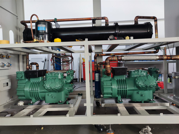 高低溫低氣壓測(cè)試的試驗(yàn)室(圖2) 高低溫低氣壓測(cè)試的試驗(yàn)室(圖2)