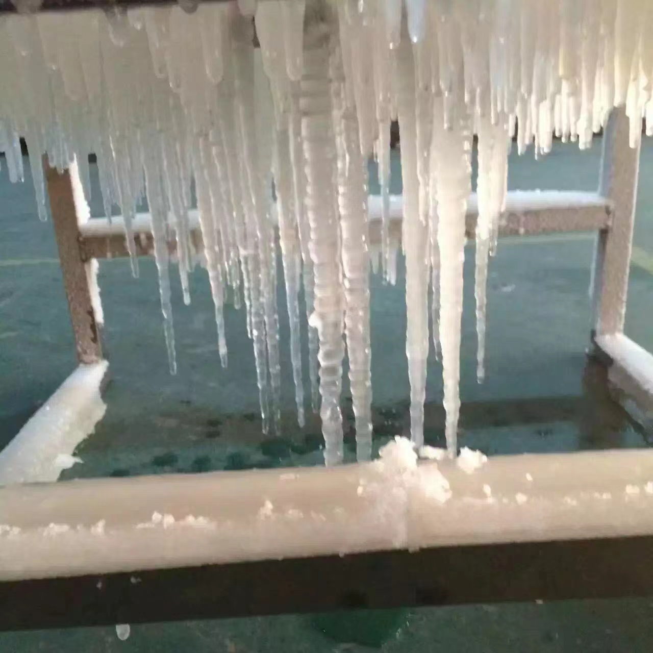 極端氣候低溫雨雪冰凍模擬箱(圖3) 極端氣候低溫雨雪冰凍模擬箱(圖3)